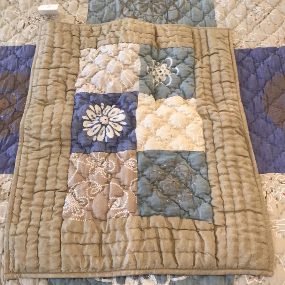 Quilted Comforter with Beading & 2 Pillow Shams